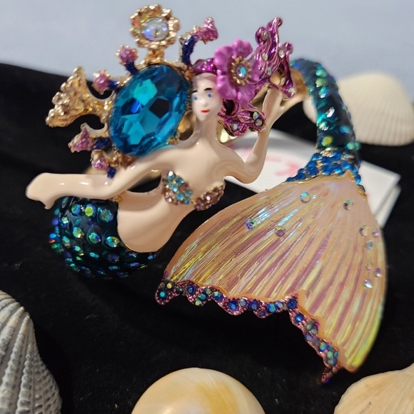 New Betsey Johnson Mermaid Hinged Bangle Bracelet - Picture 4 of 14